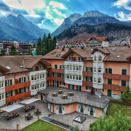 Residence Pez Gajard San Martino Di Castrozza Exteriör bild