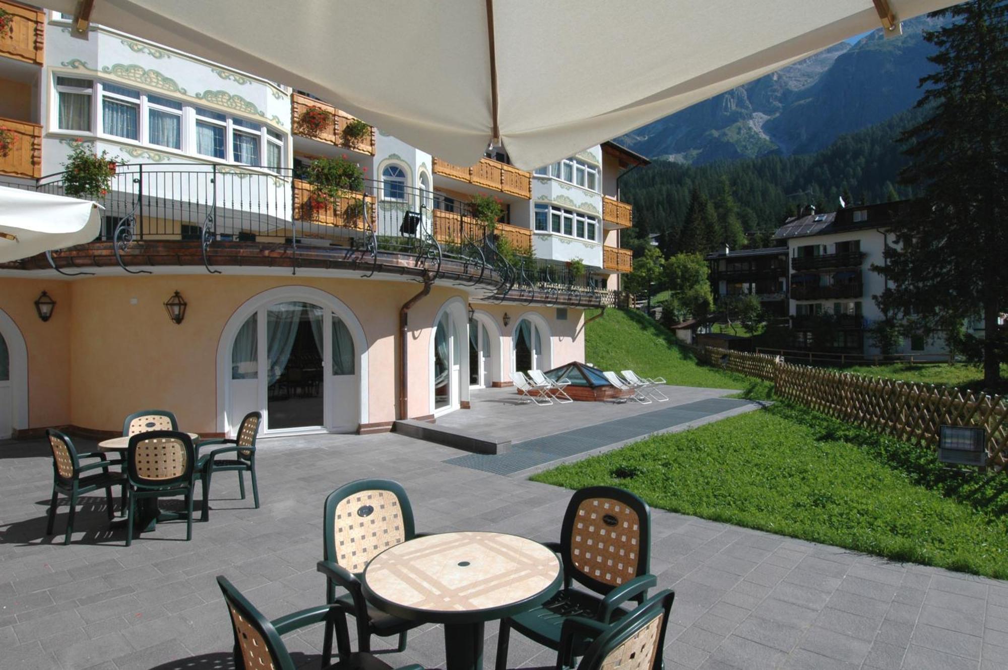 Residence Pez Gajard San Martino Di Castrozza Exteriör bild
