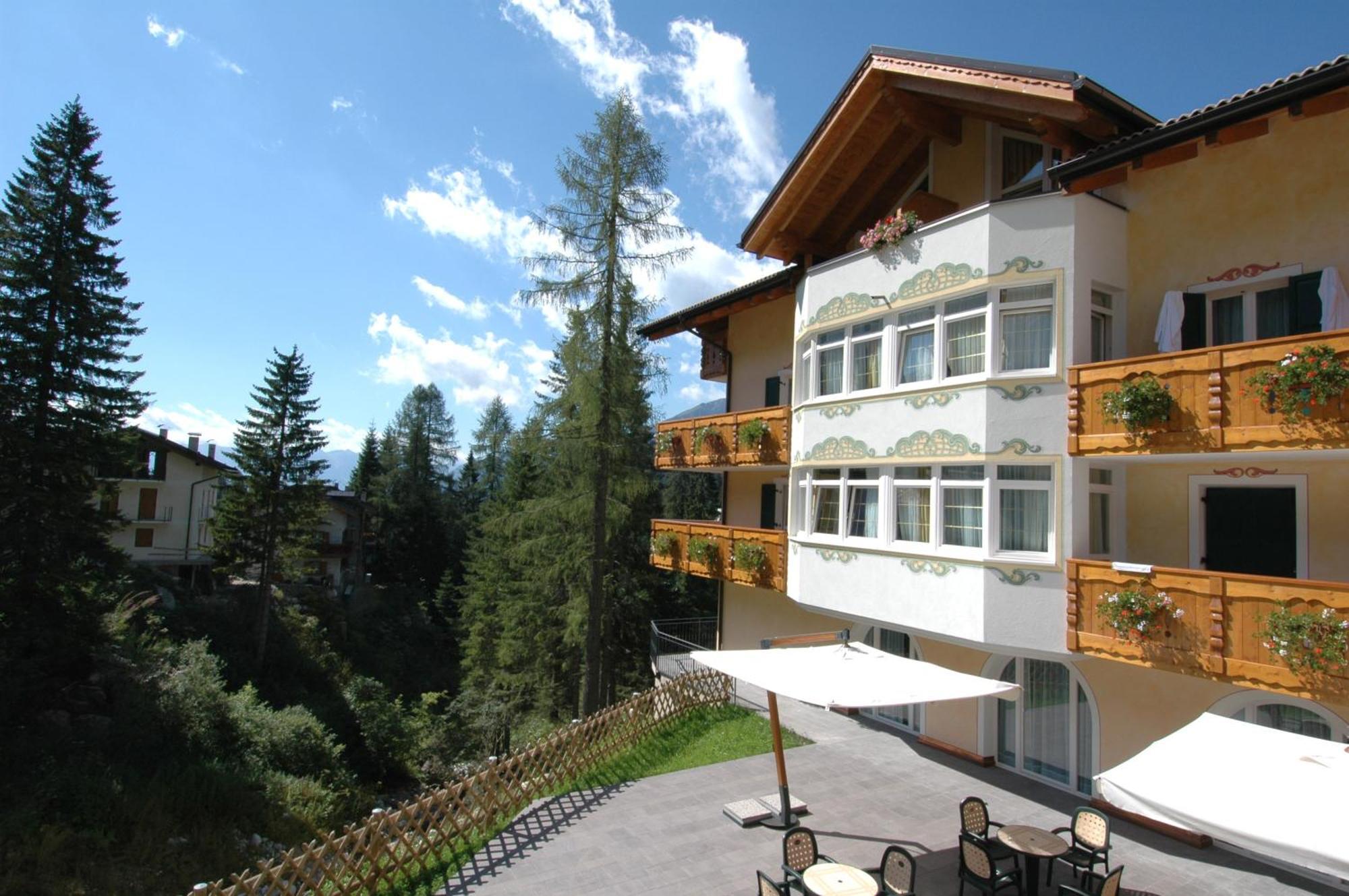 Residence Pez Gajard San Martino Di Castrozza Exteriör bild