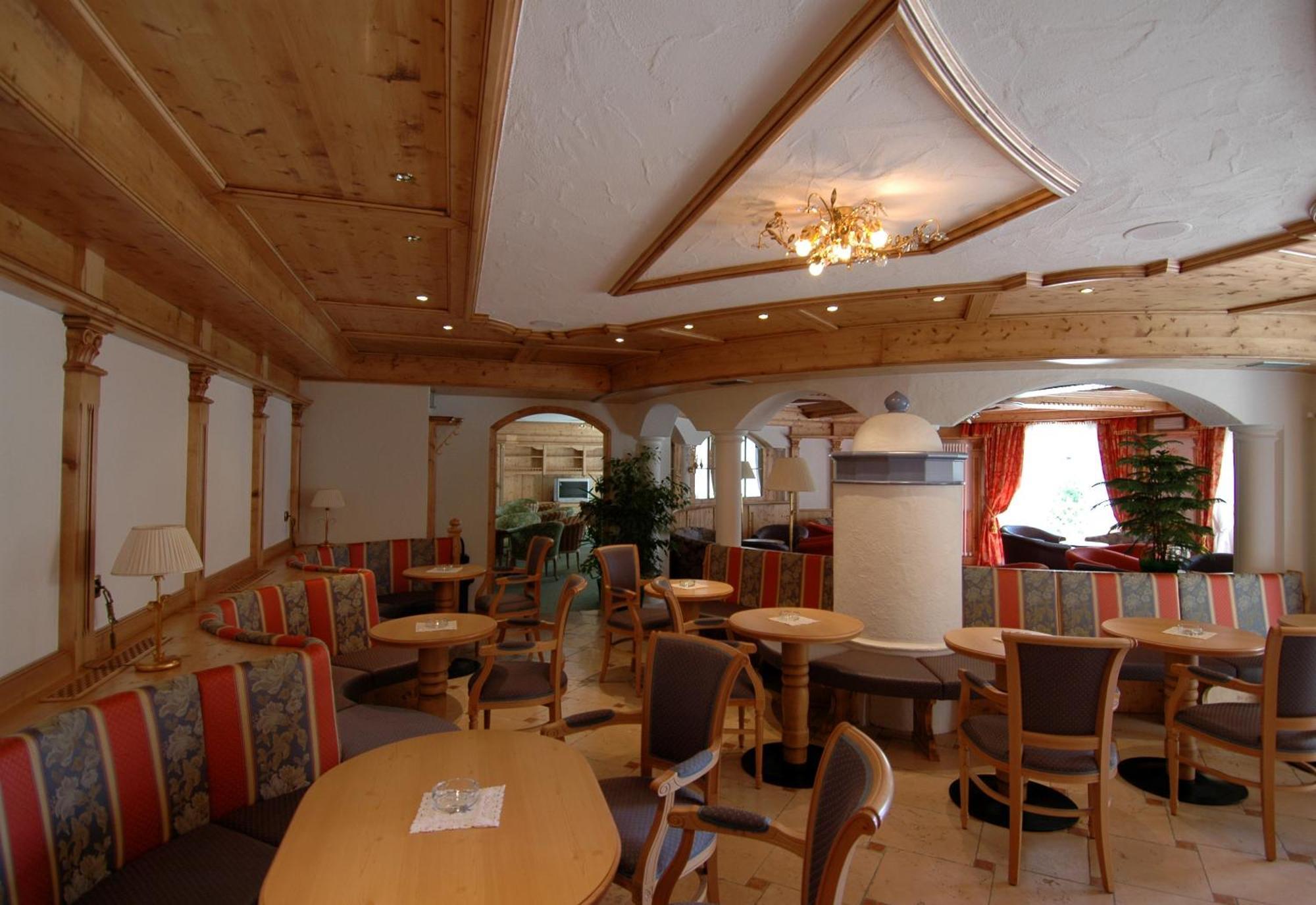 Residence Pez Gajard San Martino Di Castrozza Exteriör bild