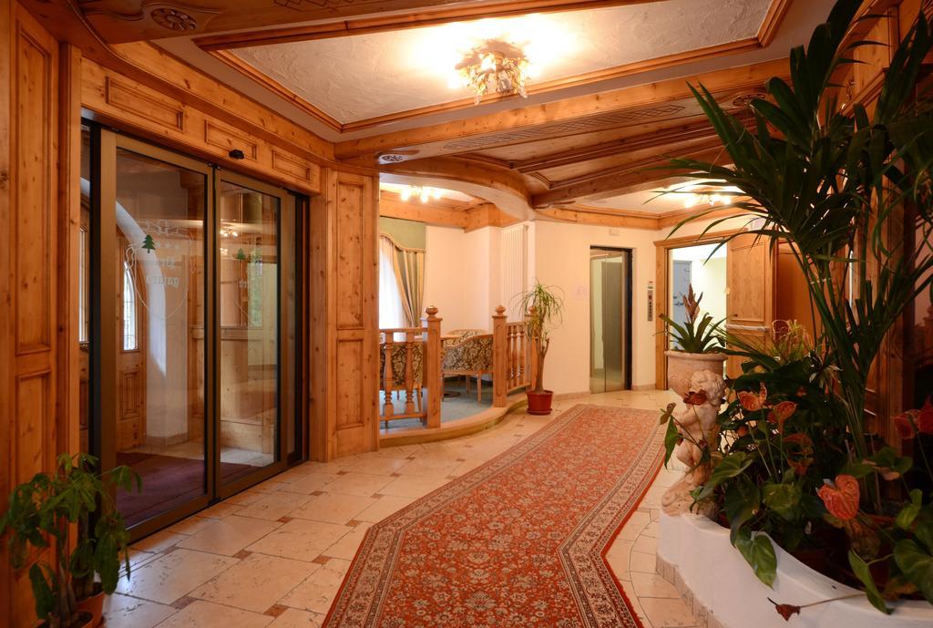 Residence Pez Gajard San Martino Di Castrozza Exteriör bild