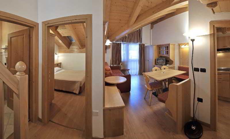 Residence Pez Gajard San Martino Di Castrozza Exteriör bild
