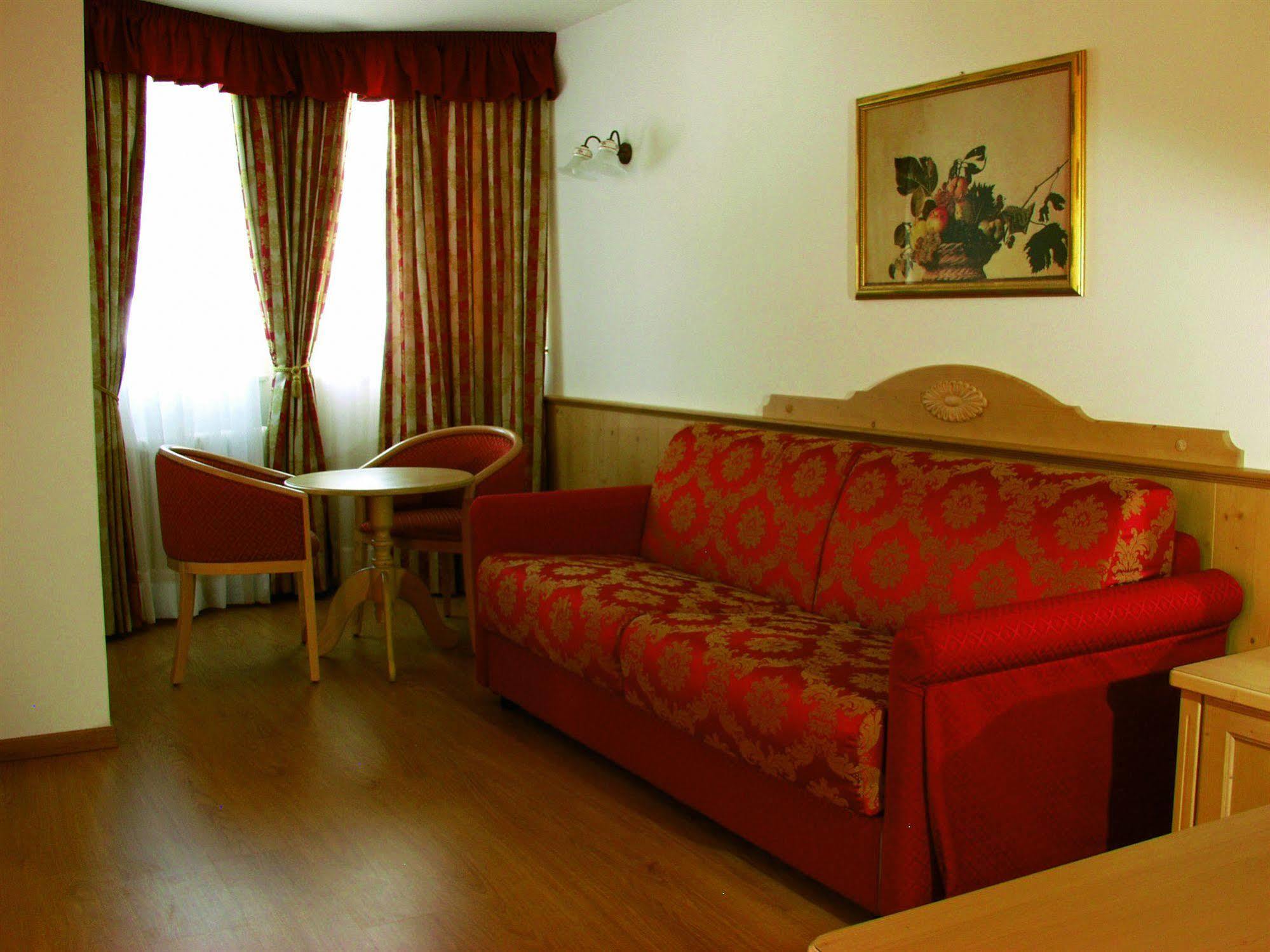 Residence Pez Gajard San Martino Di Castrozza Exteriör bild