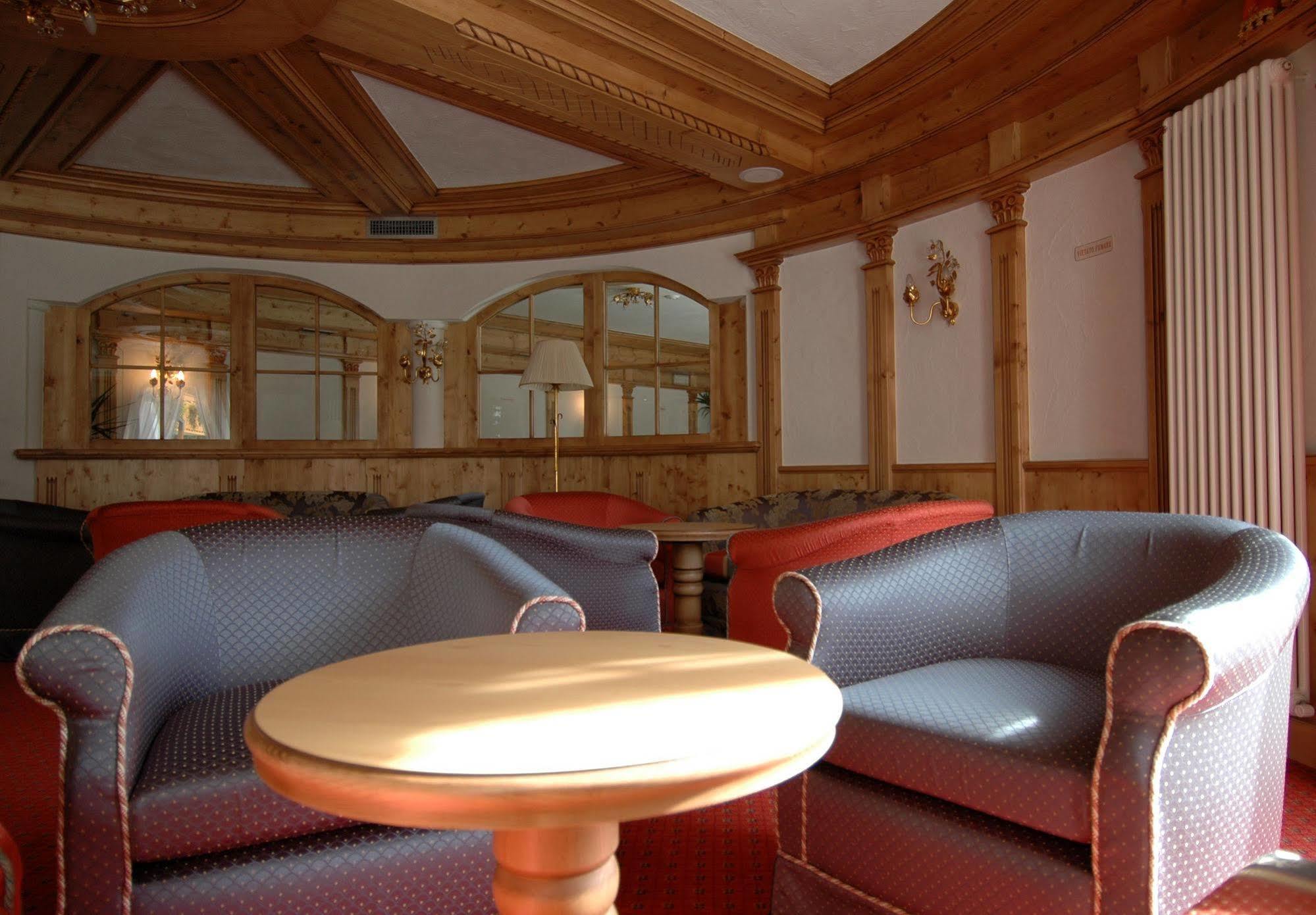 Residence Pez Gajard San Martino Di Castrozza Exteriör bild