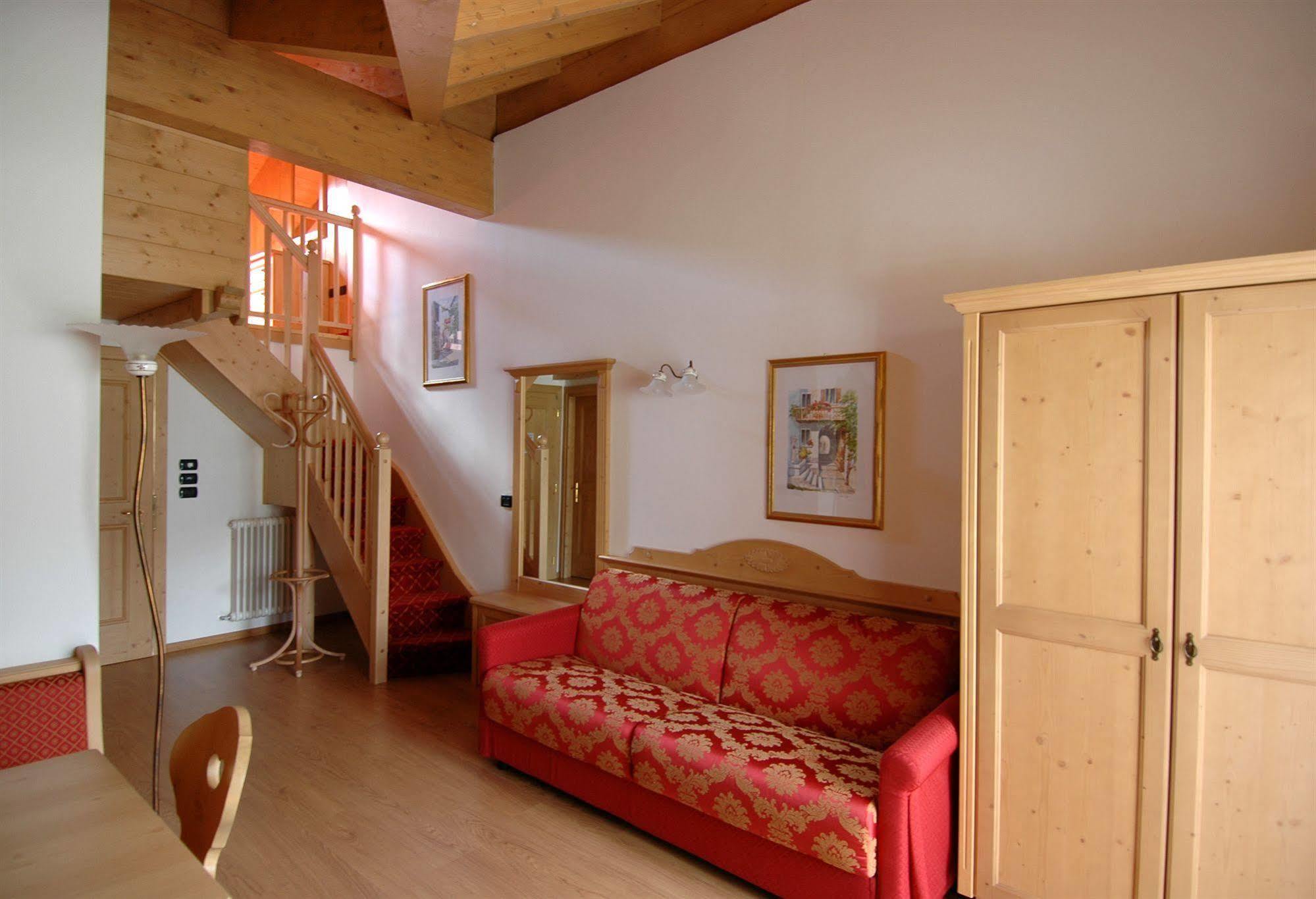 Residence Pez Gajard San Martino Di Castrozza Exteriör bild