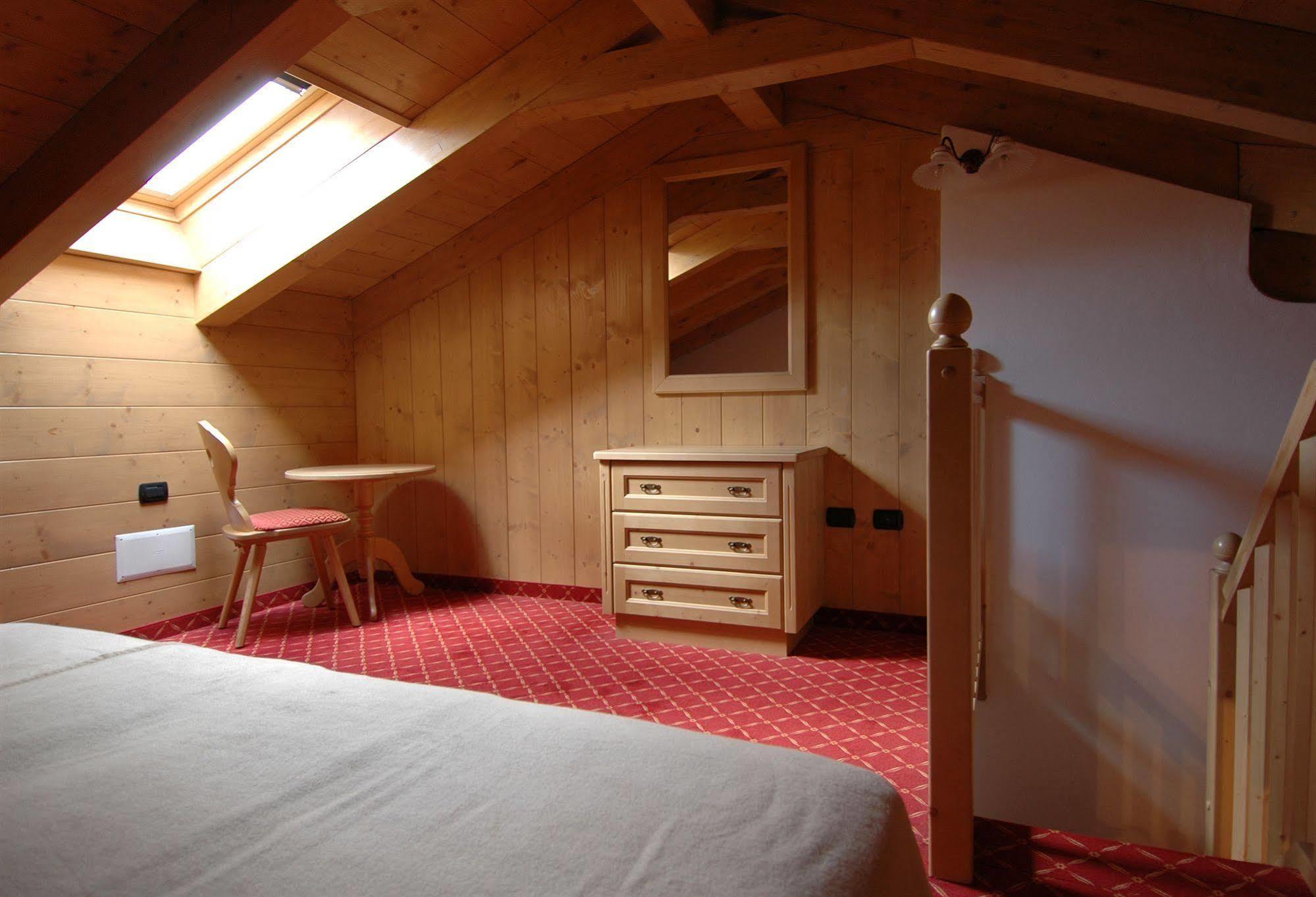 Residence Pez Gajard San Martino Di Castrozza Exteriör bild