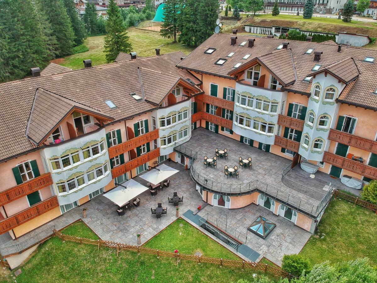 Residence Pez Gajard San Martino Di Castrozza Exteriör bild