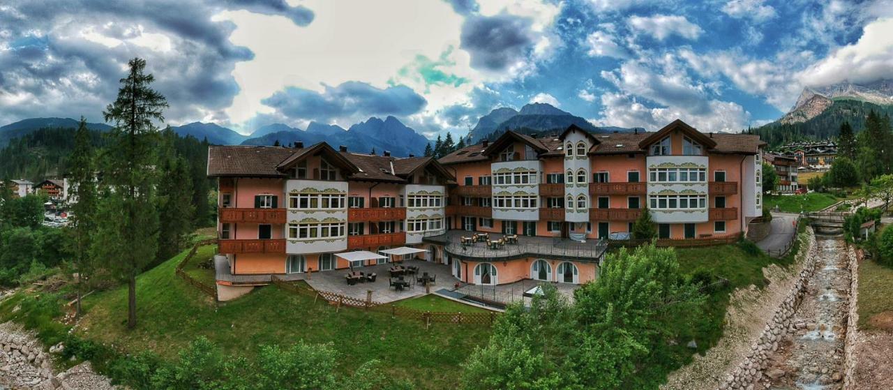 Residence Pez Gajard San Martino Di Castrozza Exteriör bild