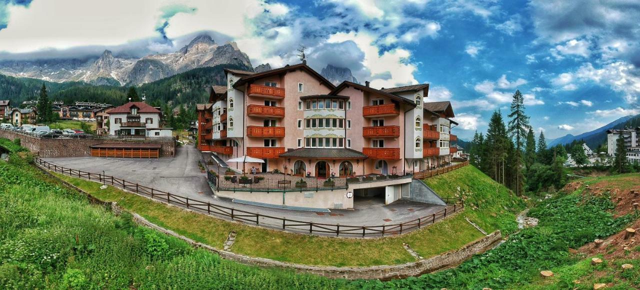 Residence Pez Gajard San Martino Di Castrozza Exteriör bild